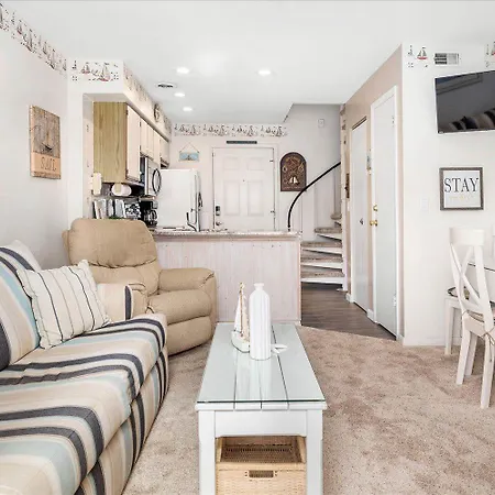 Convenient 2-Story Condo Near Northside Park Perfect Ocean City Getaway